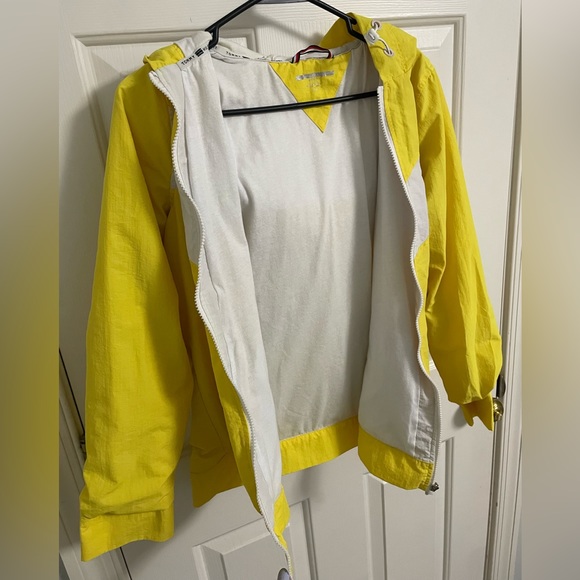 Tommy Hilfiger wind breaker yellow - Picture 4 of 10